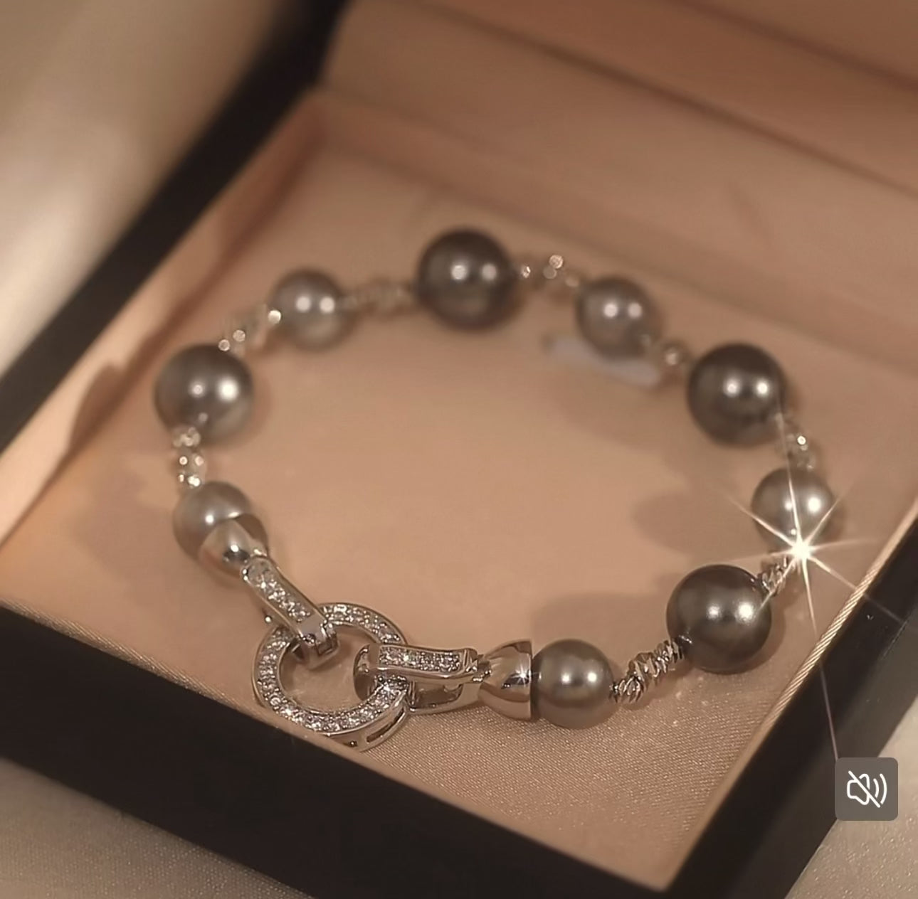 JOSI Misty Pearl — Grey Pearl Beaded Bracelet JG201
